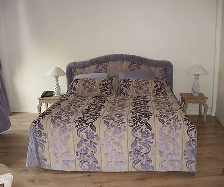 Bristol Hotel 3*