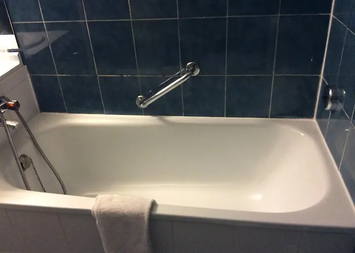 Отель Bristol 3*