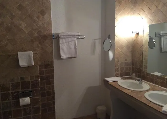 Отель Bristol 3*