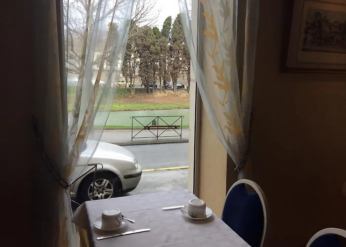 Отель Bristol 3*