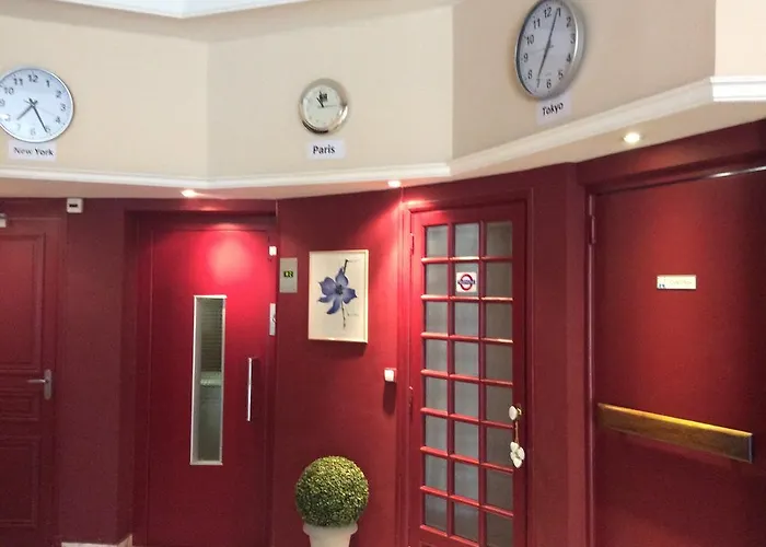 Отель Bristol 3*