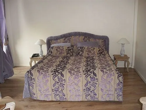 Bristol Отель 3*