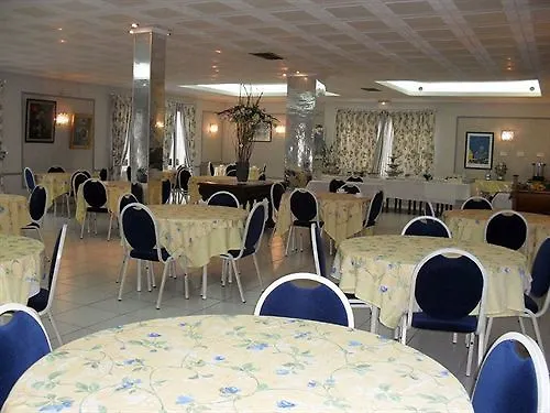 Bristol Отель 3*