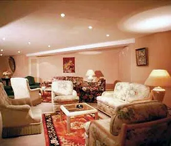 Bristol Отель 3*